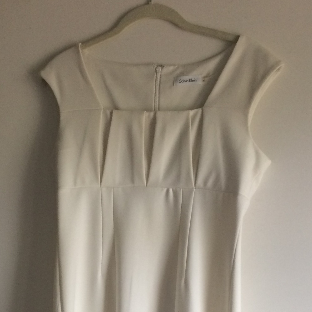 Calvin Klein white sleevless sheath dress - size 4